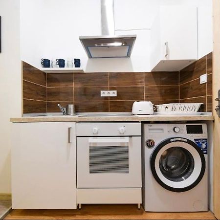 1 Bedroom Flat In Nyar Str., Central 부다페스트 외부 사진