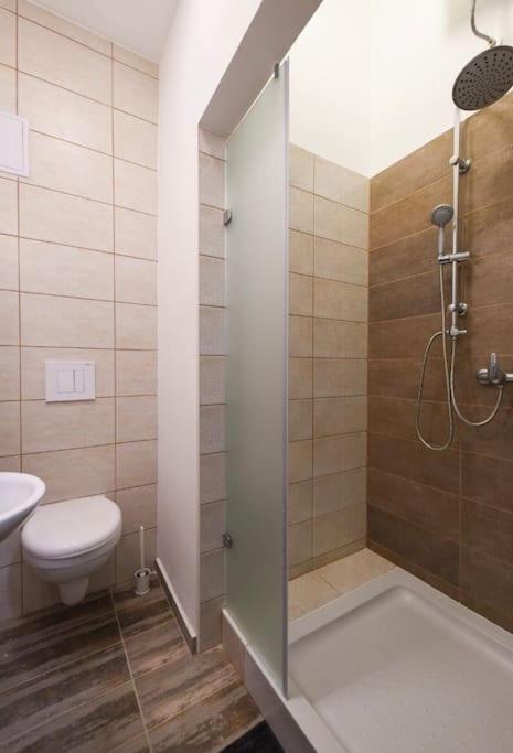 1 Bedroom Flat In Nyar Str., Central 부다페스트 외부 사진