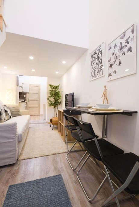 1 Bedroom Flat In Nyar Str., Central 부다페스트 외부 사진